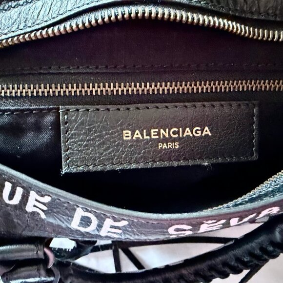 New! Balenciaga Graffiti Classic City Bag with Dust Bag - Picture 6 of 12